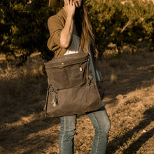 Load image into Gallery viewer, Harvesting &amp; Gathering Bag
