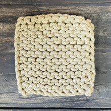 Load image into Gallery viewer, Cotton Crocheted Pot-Holders
