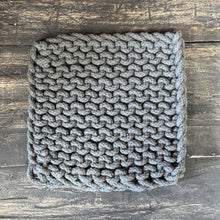 Load image into Gallery viewer, Cotton Crocheted Pot-Holders
